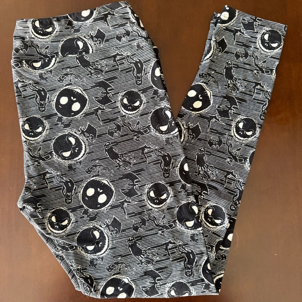 LuLaRoe Black and White Halloween Leggings Nightmare Skellington Spooky